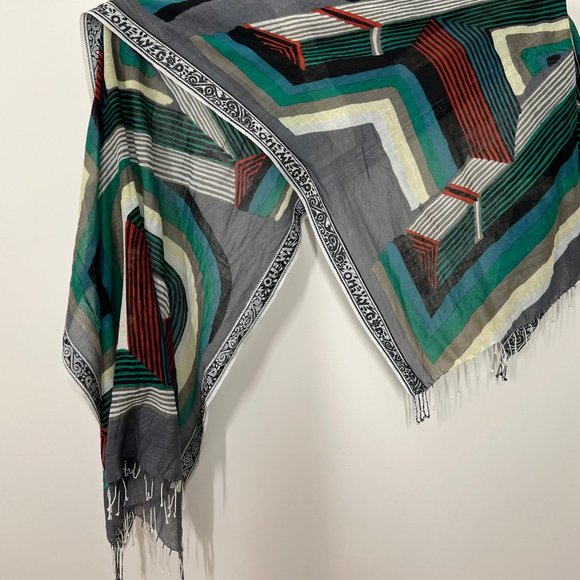 Unique mii  collection scarf with abstract art pattern in dramatic colours - Picture 5 of 5